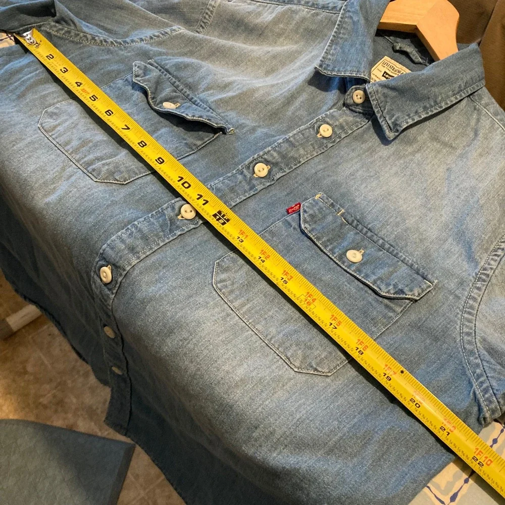 Levis Jackson Worker Relaxed Fit Denim Shirt Mens M Blue Light Wash Button Up